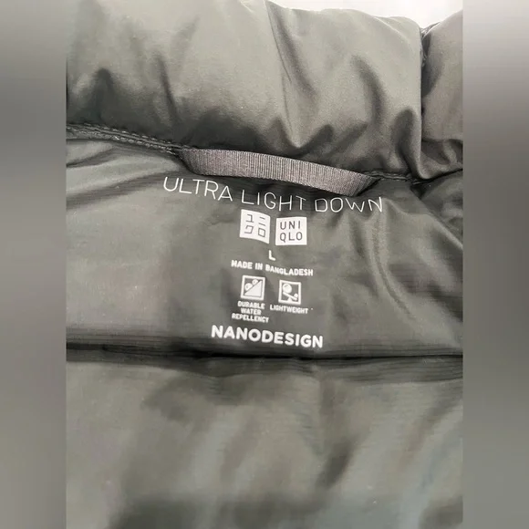 Uniqlo Ultra Light Down Jacket in Army Green - Picture 3 of 5